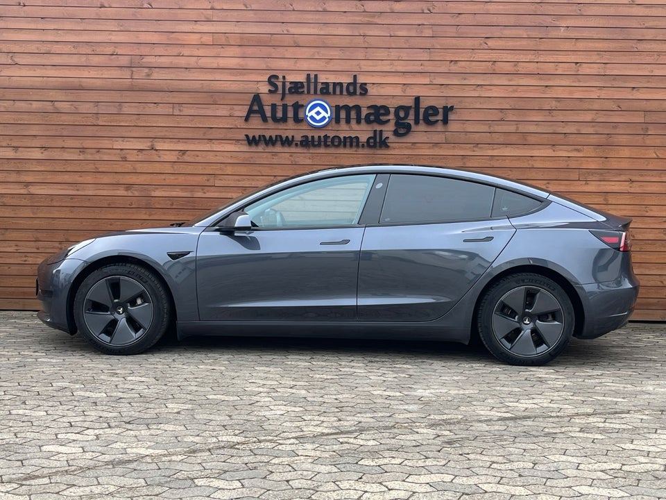 Tesla Model 3 Standard Range+ RWD 4d