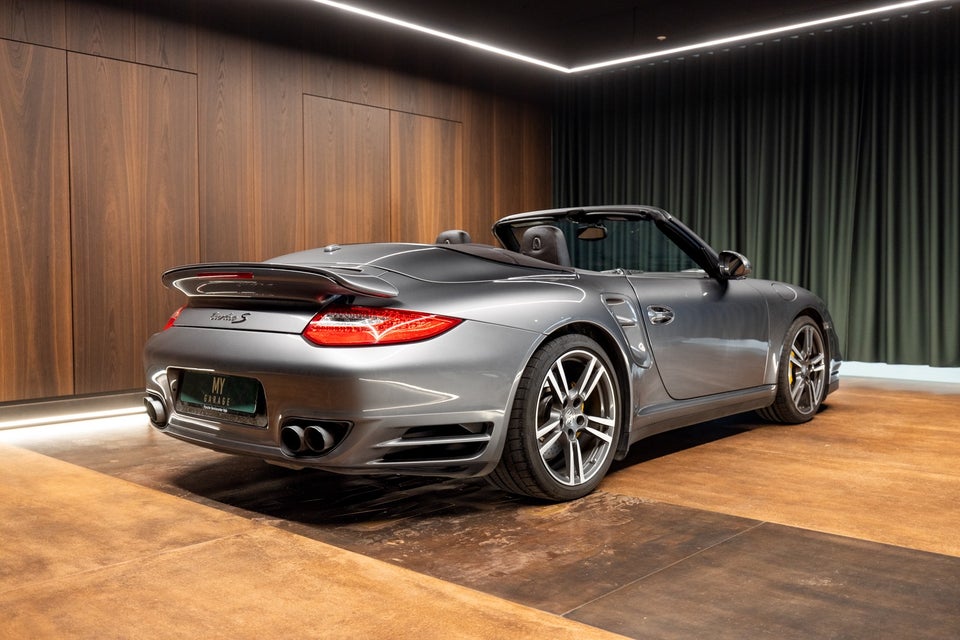 Porsche 911 Turbo S 3,8 Cabriolet PDK 2d
