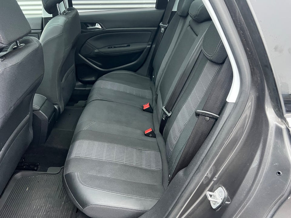 Peugeot 308 1,5 BlueHDi 130 Style SW 5d