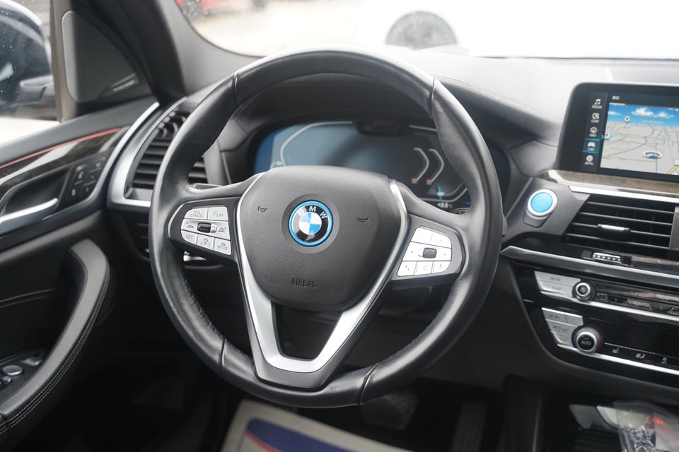BMW iX3 Charged 5d