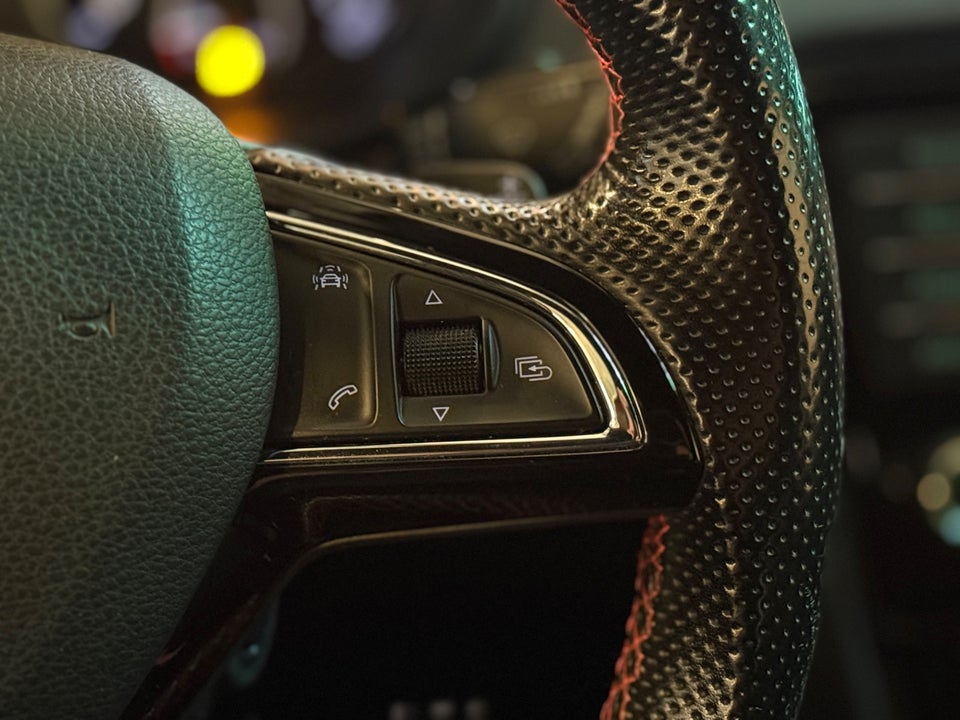 Skoda Octavia 2,0 TSi 220 RS DSG 5d