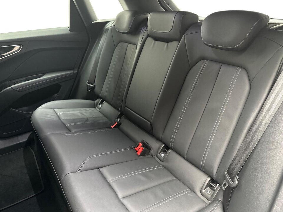 Audi Q4 e-tron 40  5d