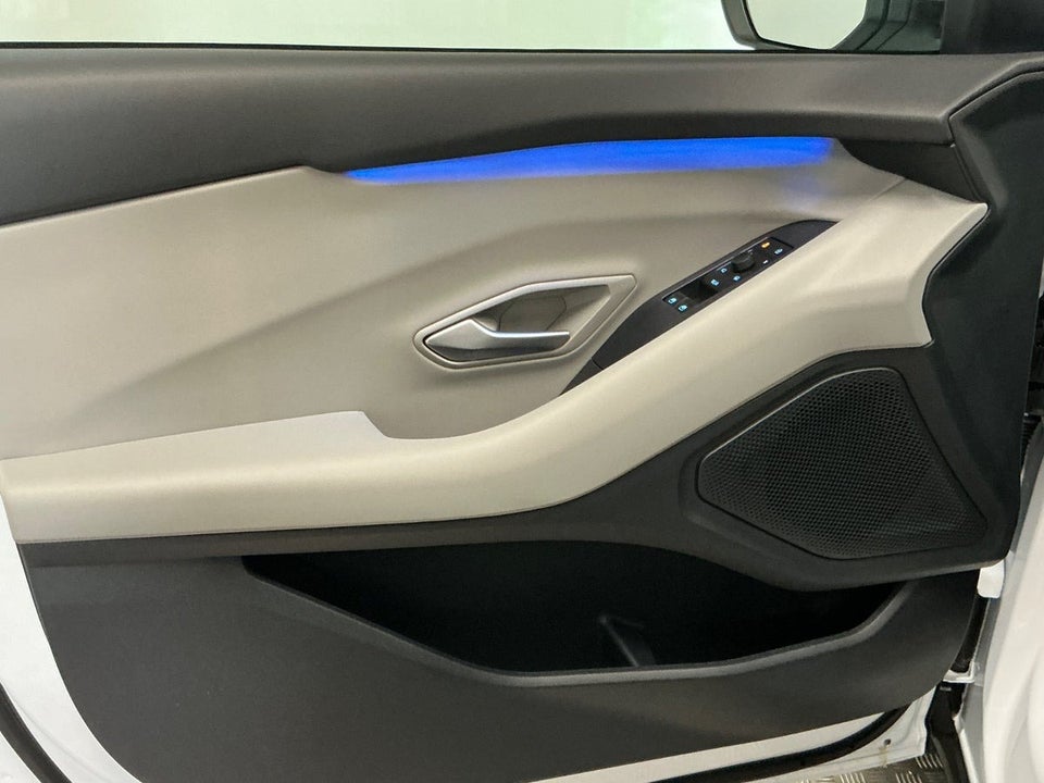 Ford Explorer 77 Premium Extended Range 5d