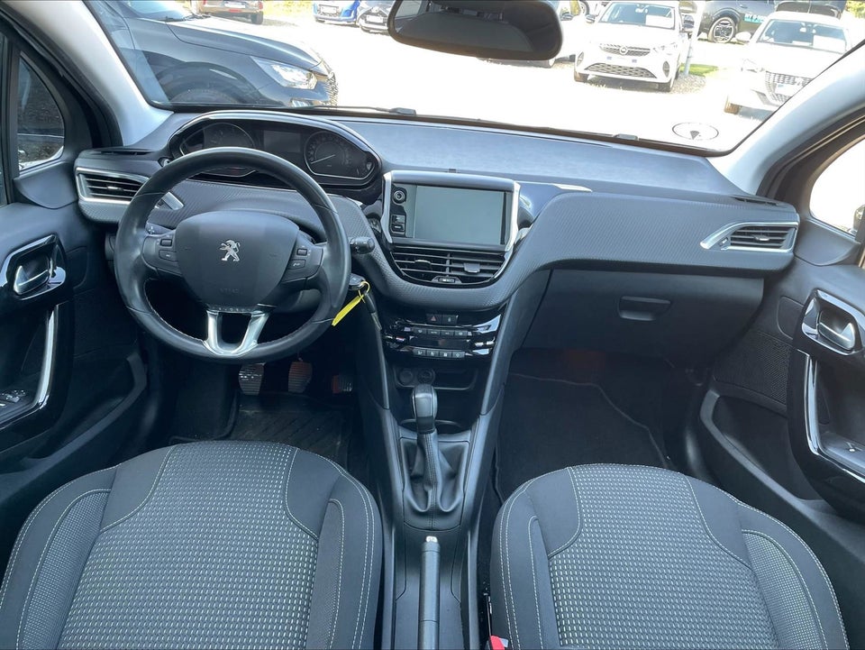 Peugeot 208 1,6 BlueHDi 100 Allure Sky 5d