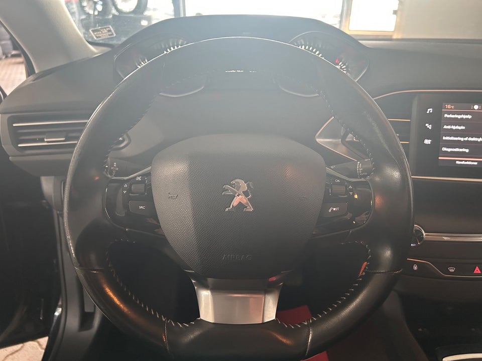Peugeot 308 1,6 BlueHDi 120 Style 5d