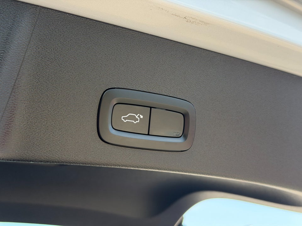 Volvo XC40 2,0 T4 190 Momentum aut. 5d