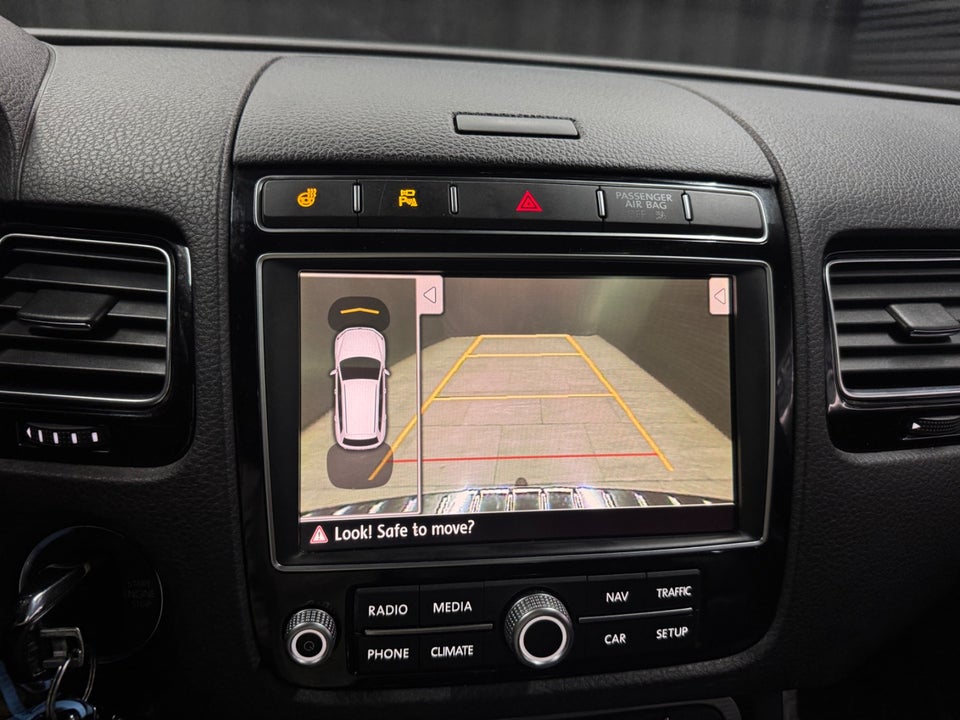 VW Touareg 3,0 V6 TDi 262 R-line Tiptr. 4Motion 5d