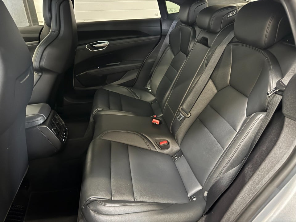 Audi e-tron GT quattro 4d