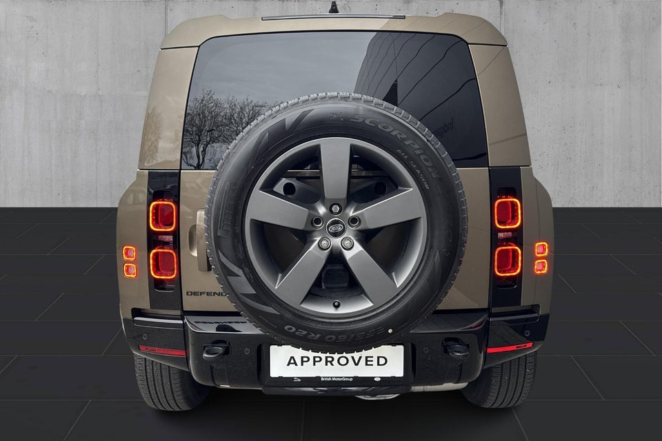 Land Rover Defender 110 3,0 D250 Hard Top X-Dynamic SE aut. Van 5d