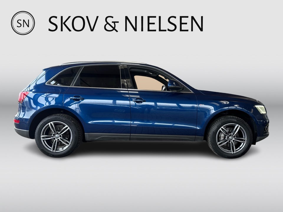 Audi Q5 2,0 TDi 177 S-line quattro S-tr. Van 5d