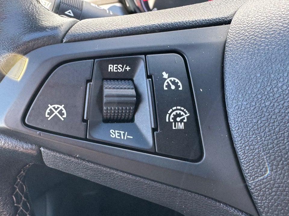 Opel Corsa 1,4 16V Impress 5d