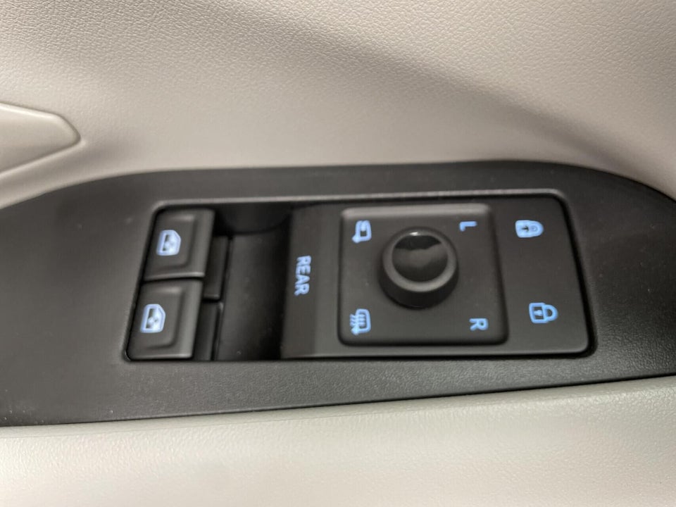 Ford Capri 82 Select Extended Range 5d