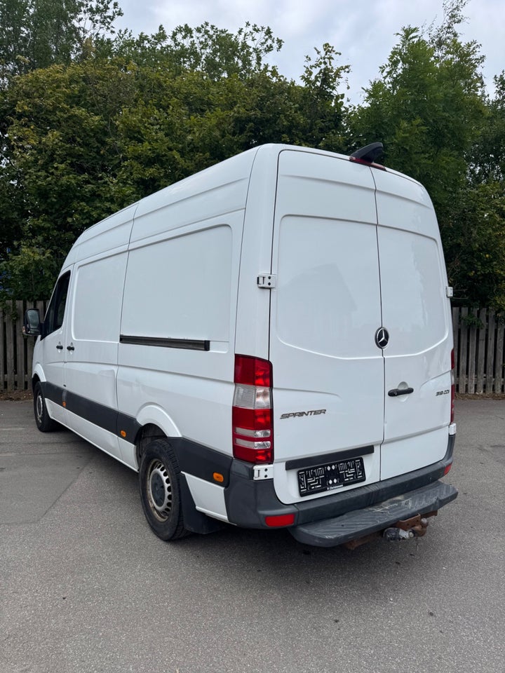 Mercedes Sprinter 319 3,0 CDi R3 Kassevogn 5d