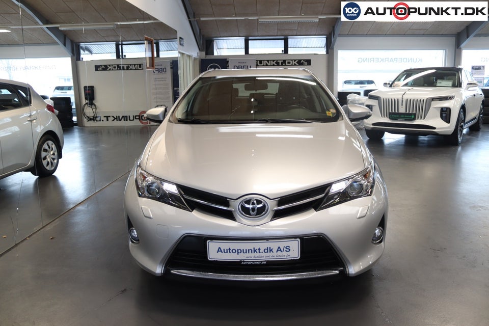 Toyota Auris 1,4 D-4D T2 5d