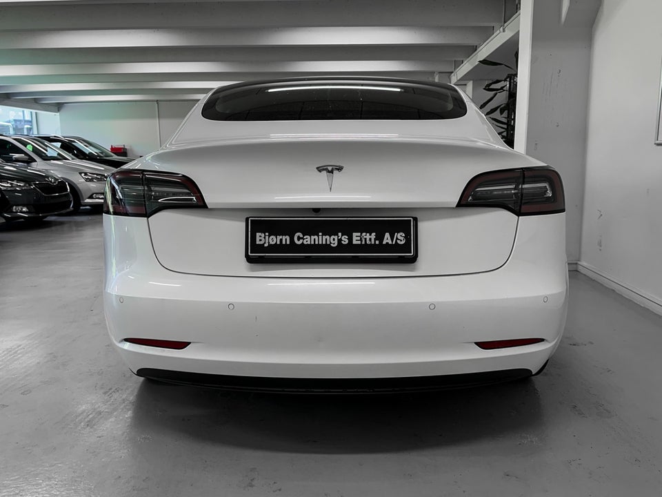 Tesla Model 3 Standard Range+ RWD 4d