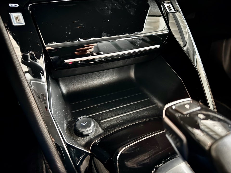 Peugeot 2008 1,2 PureTech 130 Selection Tech EAT8 5d