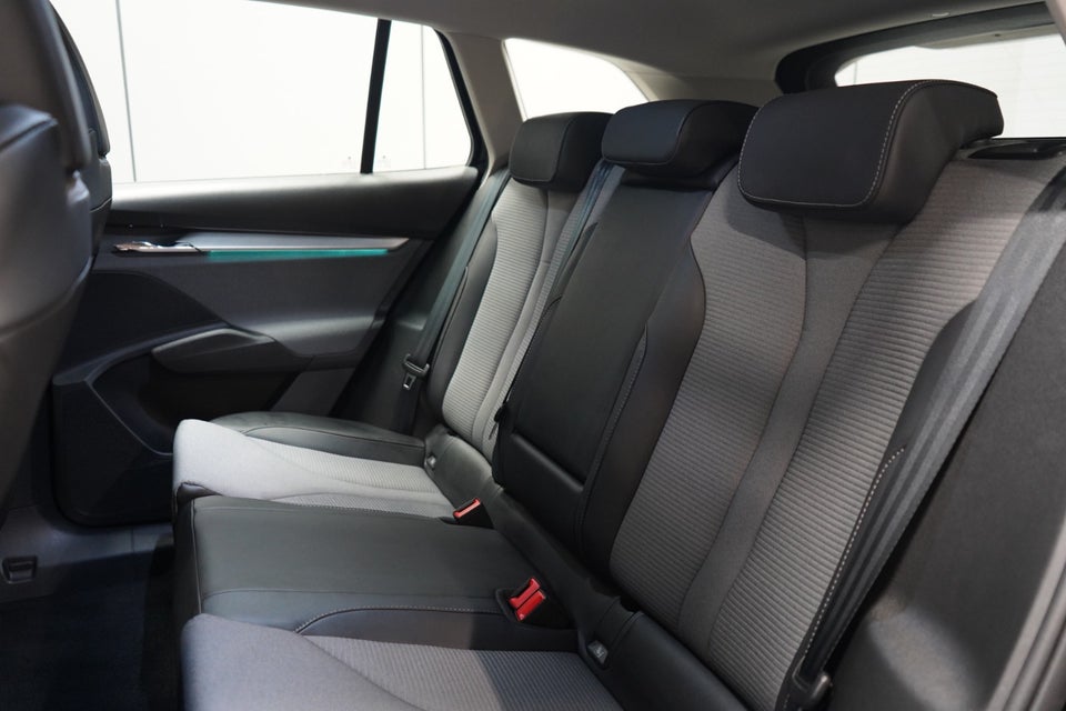 Skoda Enyaq 60 iV Loft 5d