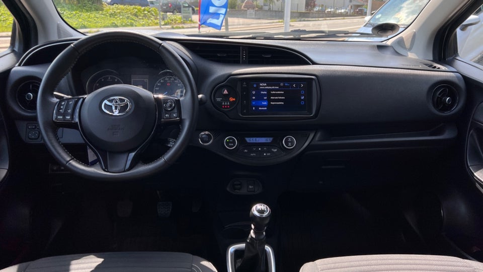 Toyota Yaris 1,5 VVT-iE T2 Limited 5d