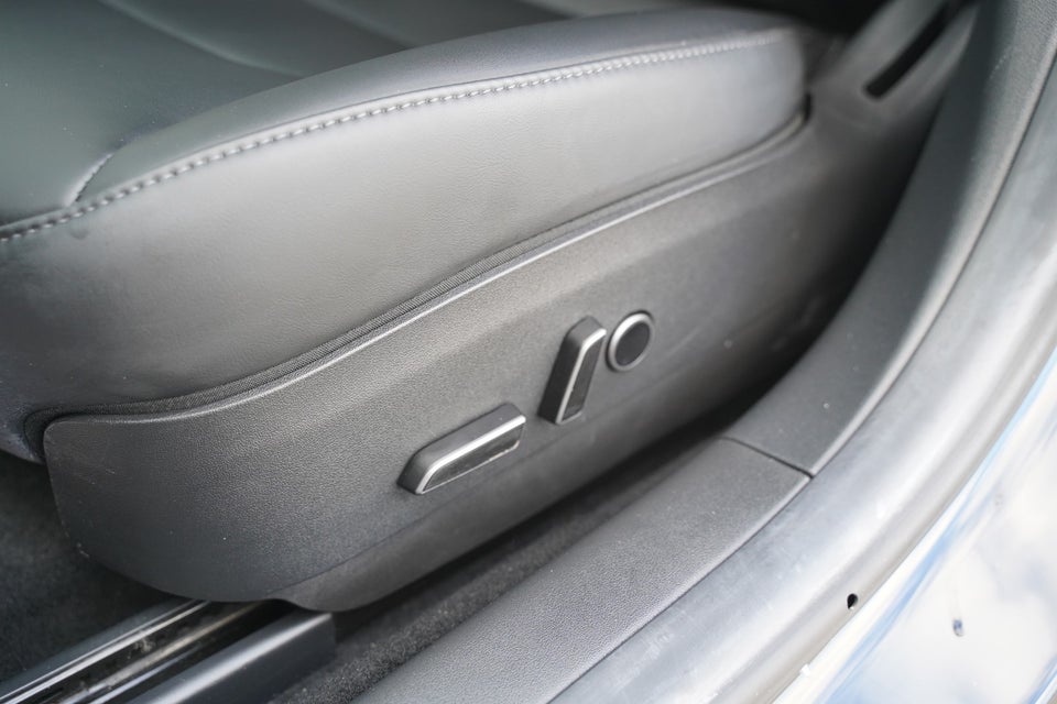 Tesla Model 3 RWD 4d