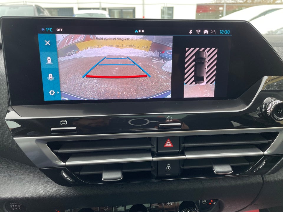 Citroën ë-C4 X 50 Shine 4d