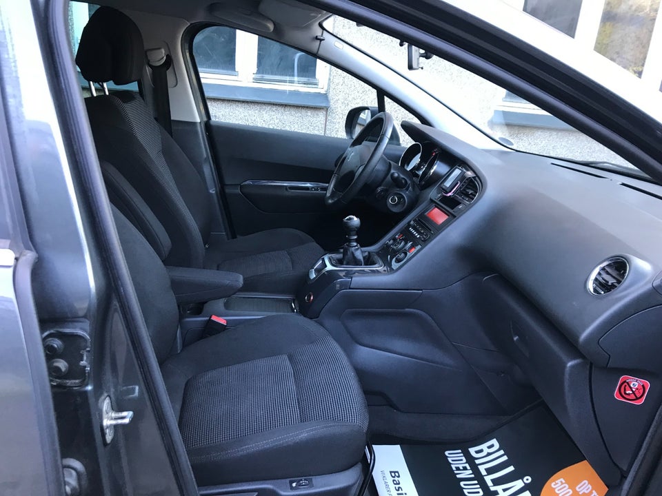 Peugeot 5008 1,6 HDi 110 Premium 7prs 5d