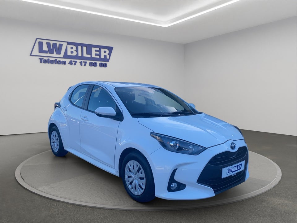 Toyota Yaris 1,5 Hybrid Essential e-CVT 5d