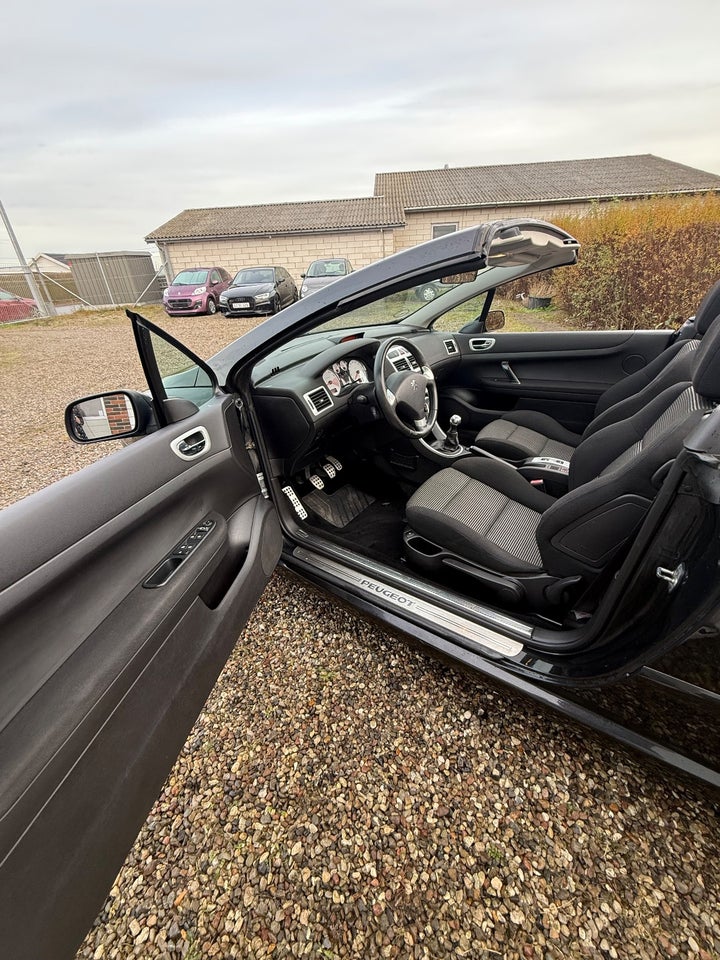 Peugeot 307 2,0 16V CC 2d