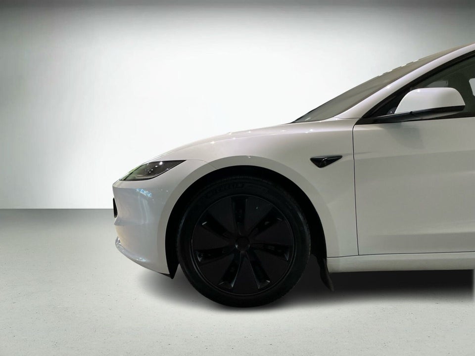 Tesla Model 3 Long Range AWD 4d