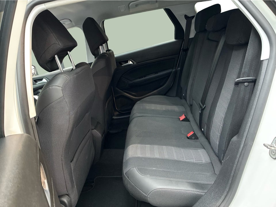 Peugeot 308 1,5 BlueHDi 130 Allure Pack SW EAT8 5d