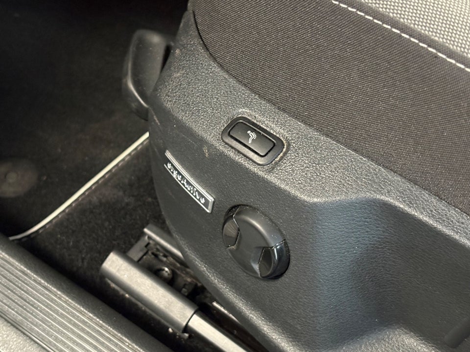 VW Golf VII 1,5 TSi 130 Highline Variant DSG 5d