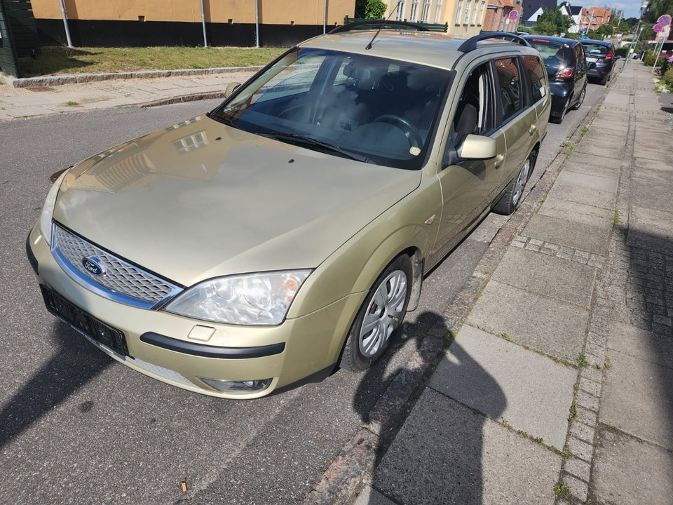 Ford Mondeo 2,0 145 Ambiente stc. 5d