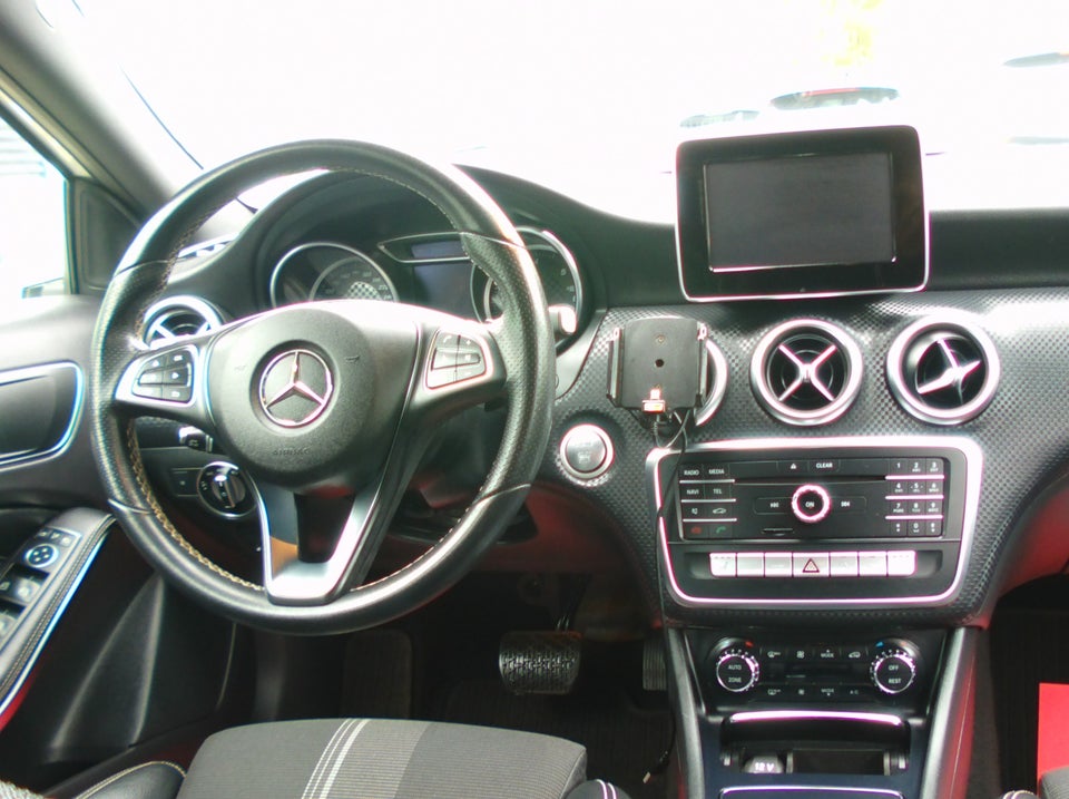 Mercedes A180 d 1,5 AMG Line aut. 5d