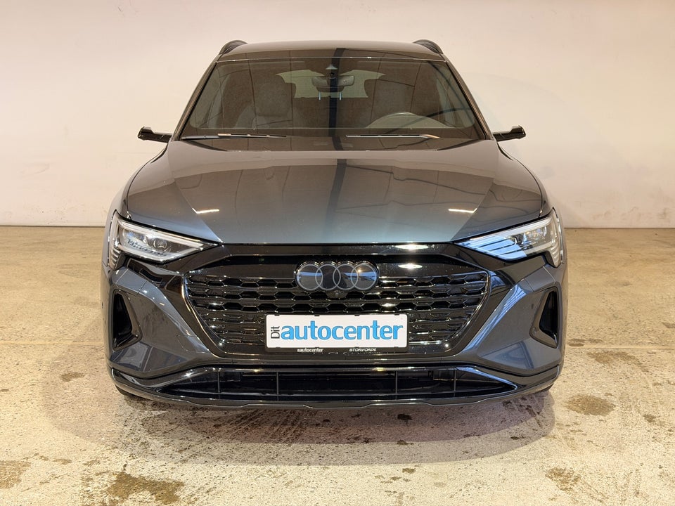 Audi Q8 e-tron 55 S-line quattro 5d