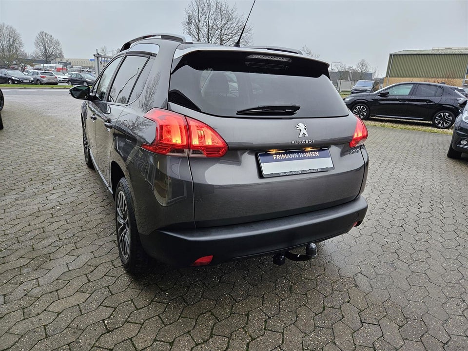 Peugeot 2008 1,2 VTi 82 Plus 5d