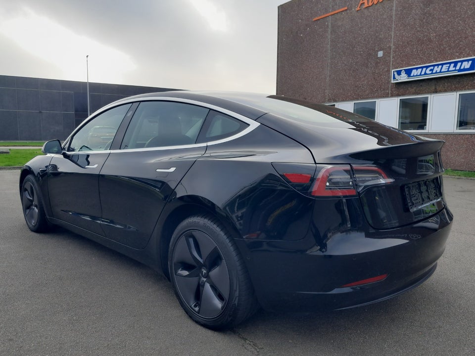 Tesla Model 3 Long Range RWD 4d