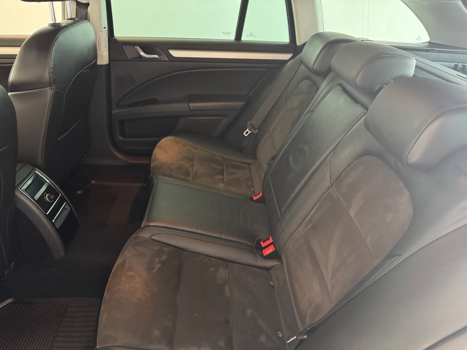 Skoda Superb 2,0 TDi 140 Elegance Combi 5d