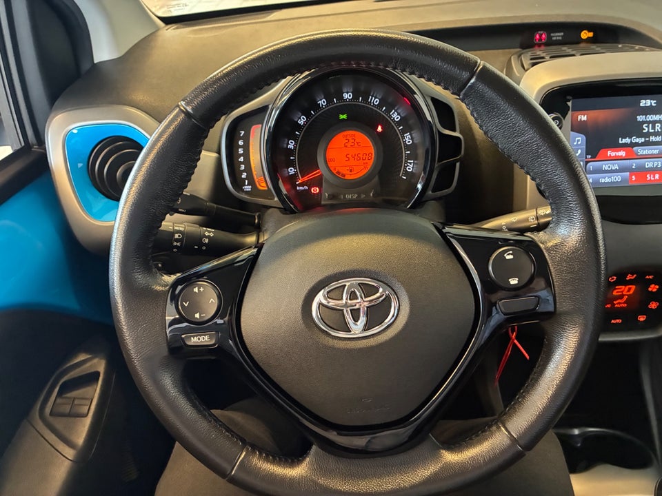Toyota Aygo 1,0 VVT-i x-pression 5d