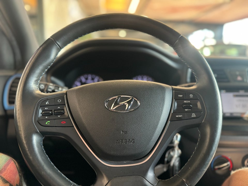 Hyundai i20 1,25 EM-Edition 5d