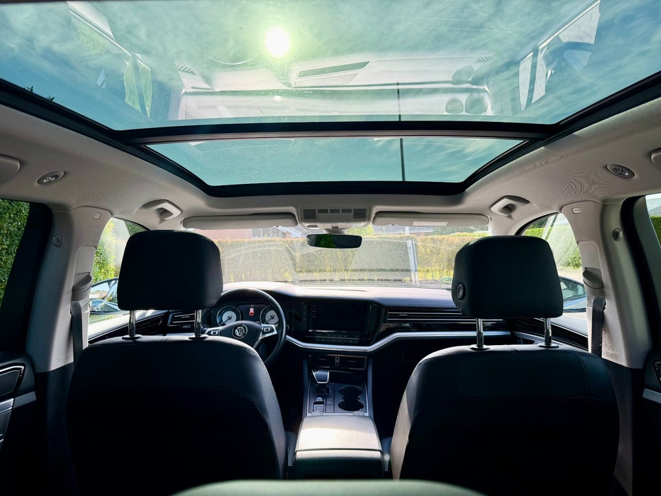 VW Touareg 3,0 TDi 286 Elegance aut. 4Motion 5d