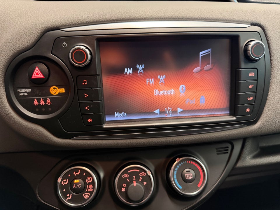 Toyota Yaris 1,0 VVT-i T2 5d 2015 — billede 13 af 16