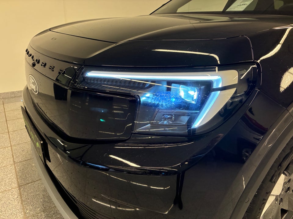 Ford Explorer 82 Premium Extended Range 5d