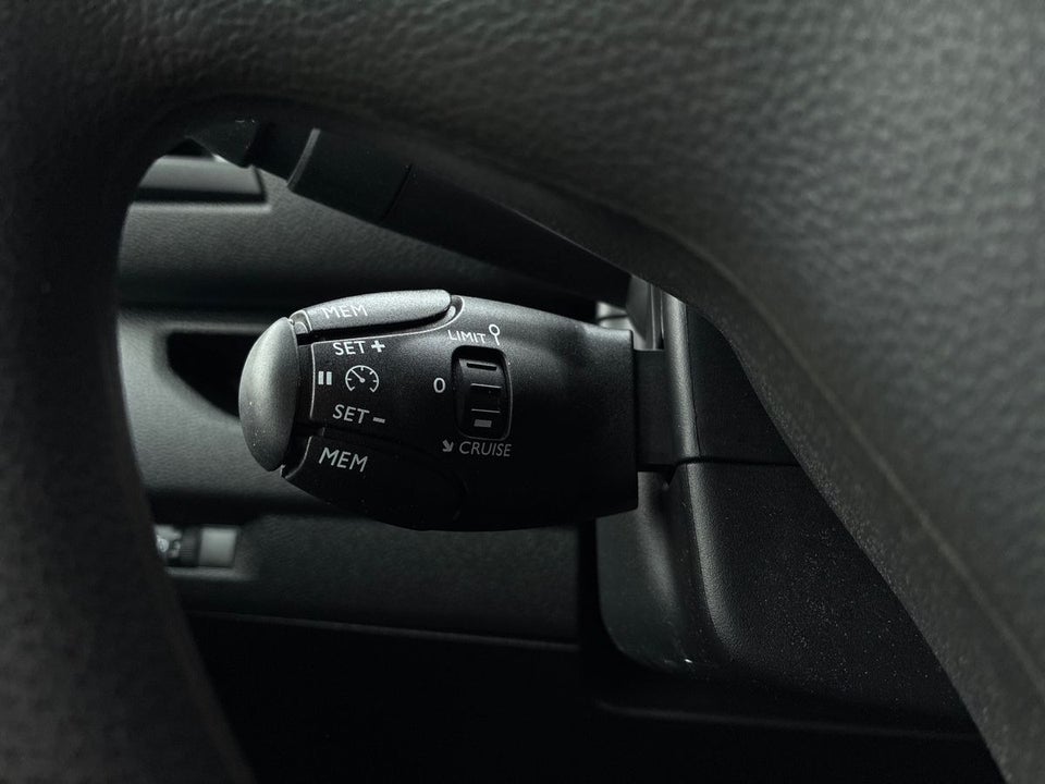 Peugeot e-Expert 75 L2 Premium Van