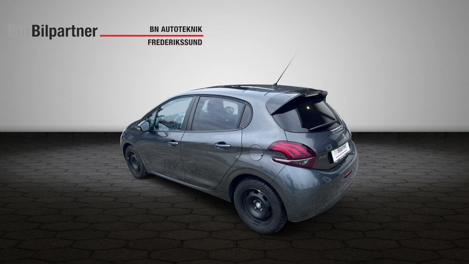 Peugeot 208 1,2 VTi 82 Envy Sky 5d