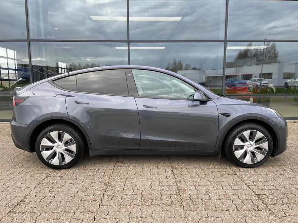 Tesla Model Y Long Range AWD 5d