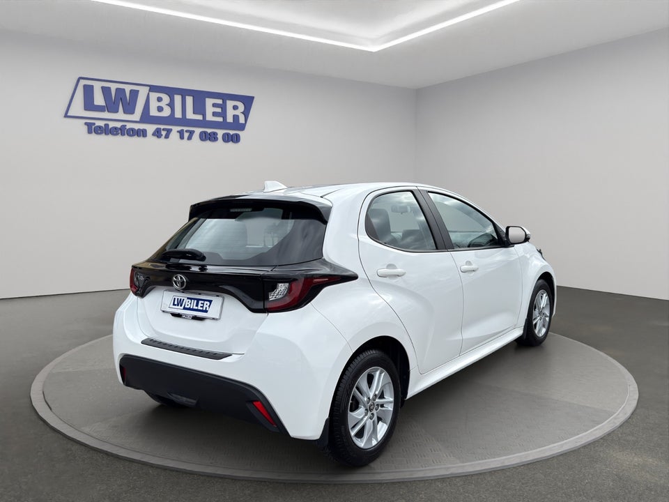Toyota Yaris 1,0 Active 5d