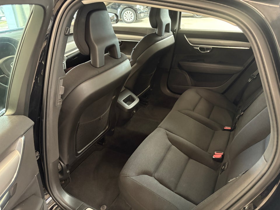 Volvo S90 2,0 T4 190 Momentum aut. 4d