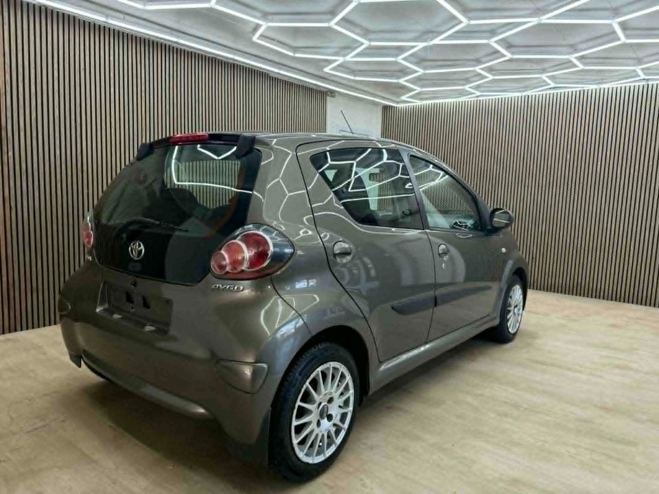 Toyota Aygo 1,0 VVT-i T2 5d