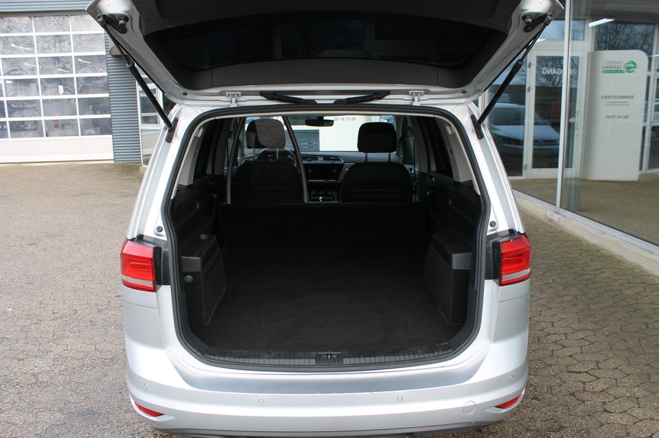 VW Touran 2,0 TDi 150 Comfortline DSG Van 5d