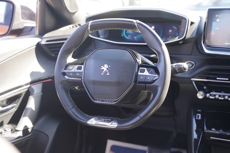 Peugeot e-2008 50 GT Sky 5d