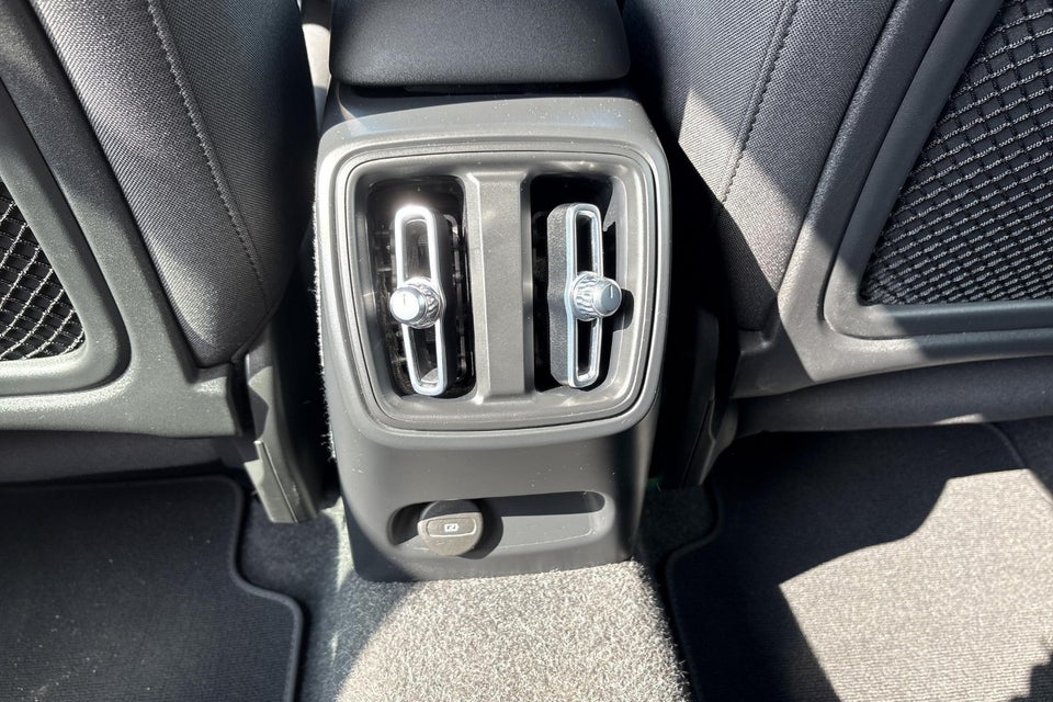 Volvo XC40 P6 ReCharge Core 5d